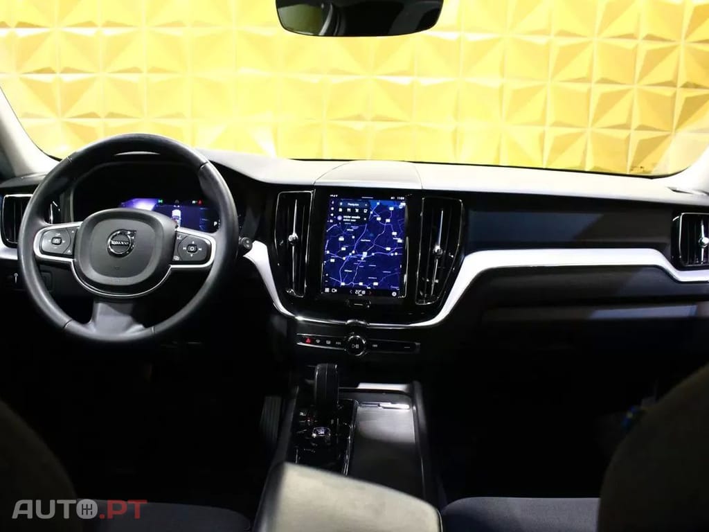 Volvo XC60 2.0 B4 Momentum
