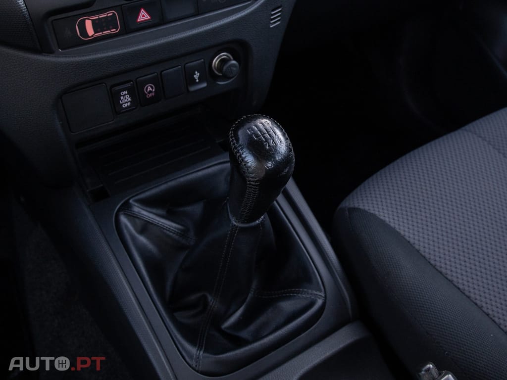 Mitsubishi L200 2.3 DI-D CD Invite 4WD