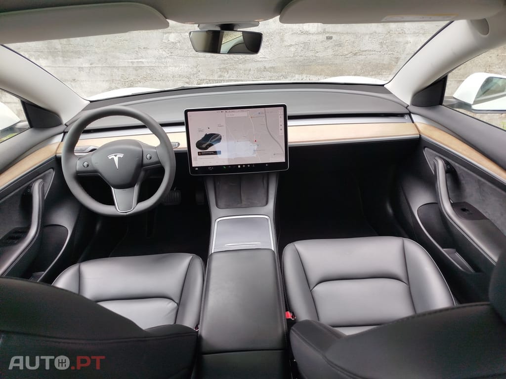 Tesla Model 3 Standard Range Plus RWD