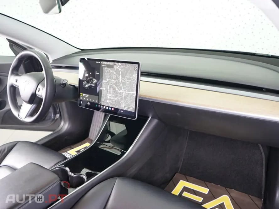 Tesla Model 3 Standard Range Plus RWD