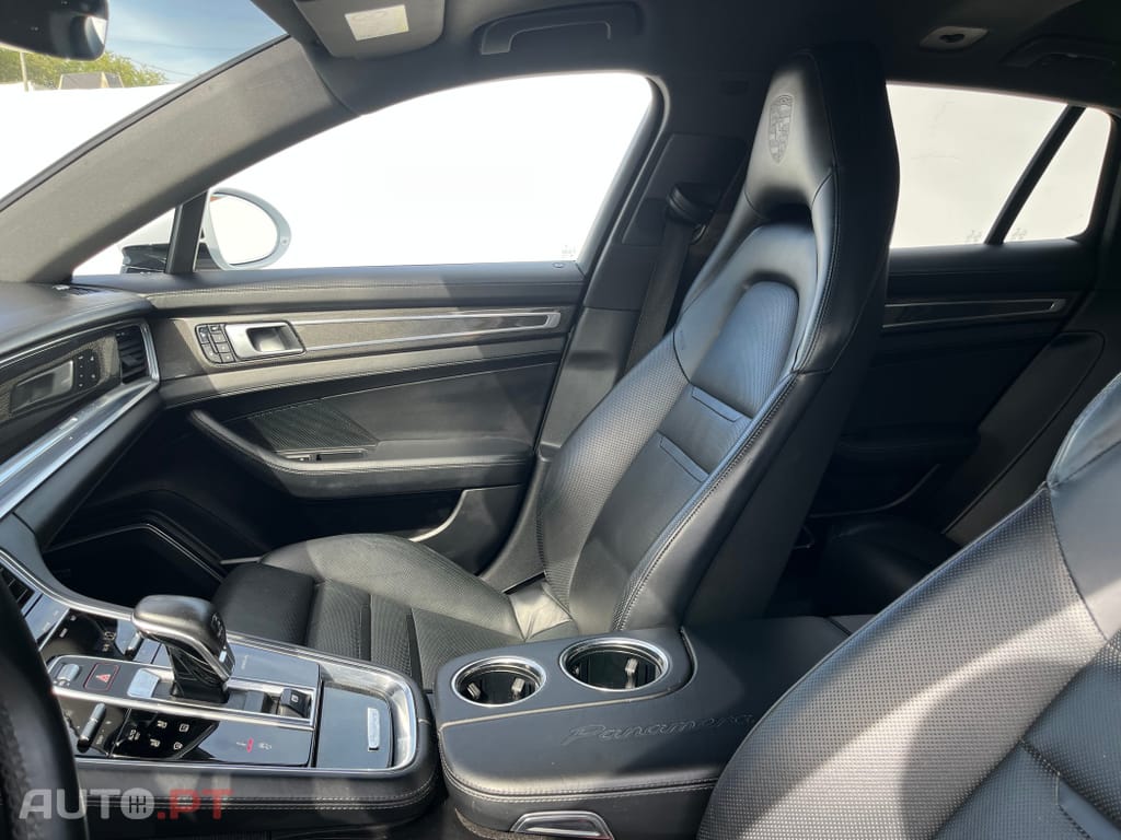 Porsche Panamera 4 E-Hybrid