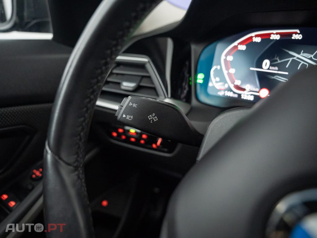 BMW 330 e Auto