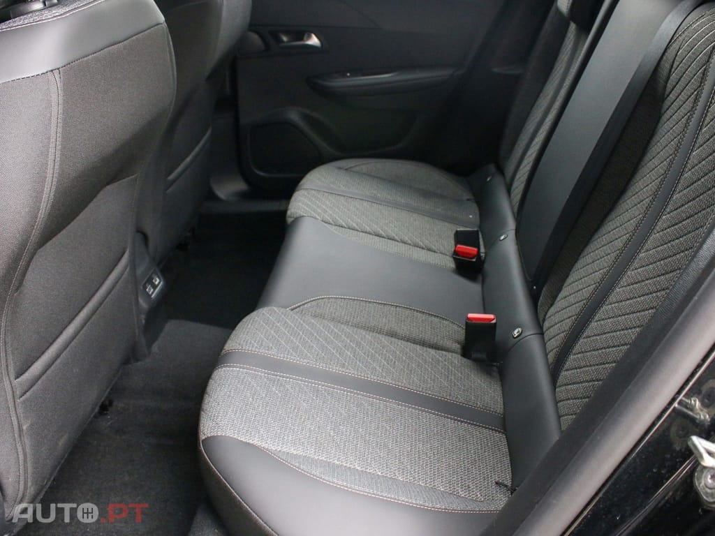 Peugeot 2008 1.2 PureTech Allure
