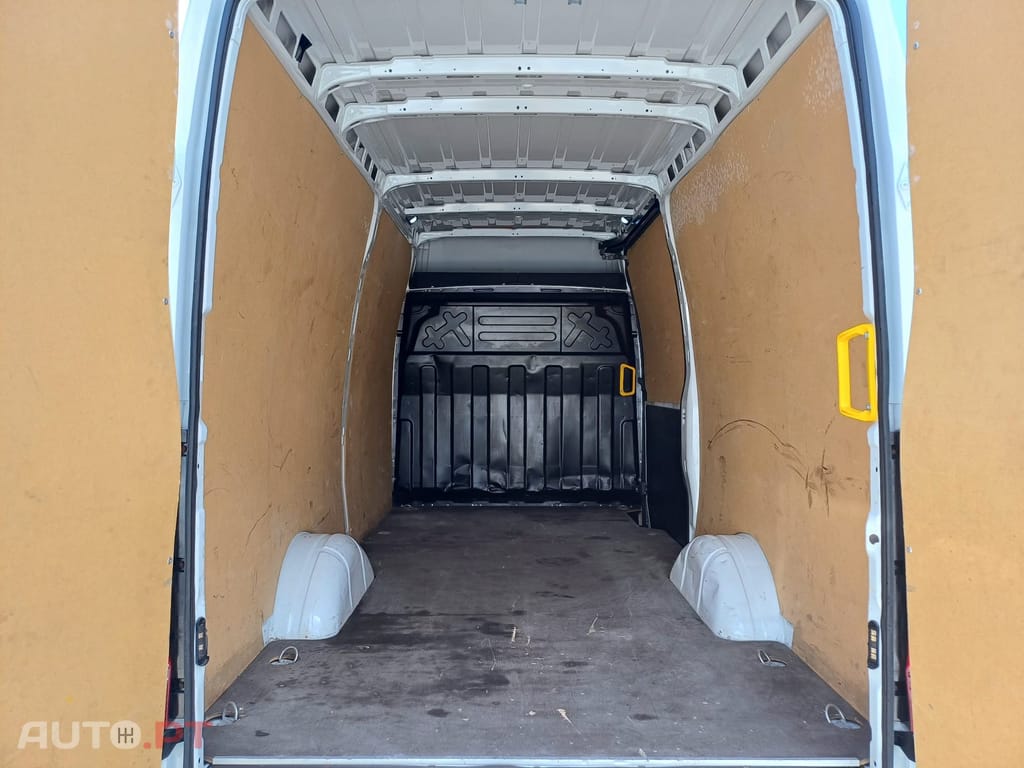 Iveco Daily 2.3 35C14 3450 CD