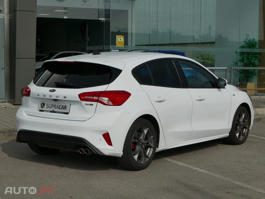 Ford Focus 1.0 EcoBoost MHEV ST-Line X