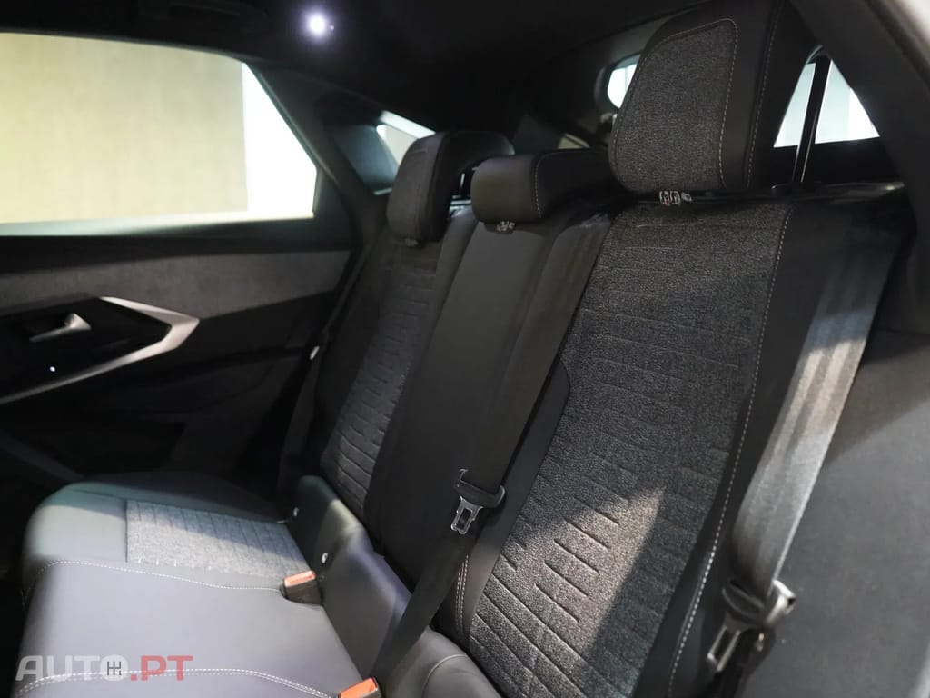 Peugeot 3008 1.2 Hybrid Allure e-DCS6