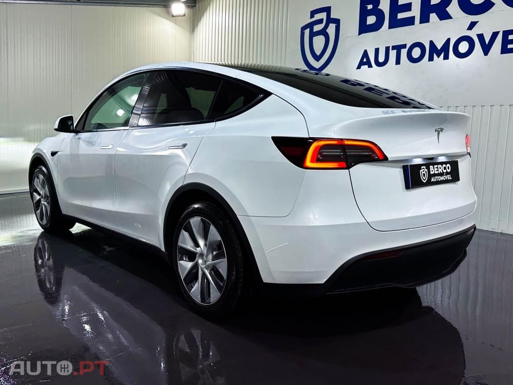 Tesla Model Y Standard