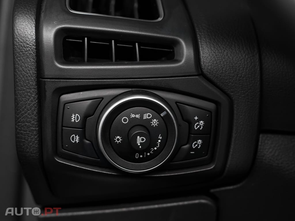 Ford Focus 1.0 EcoBoost S&S TITANIUM