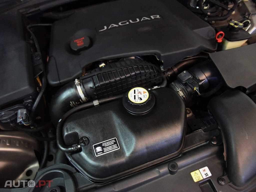 Jaguar XF 2.7 D V6 Luxury
