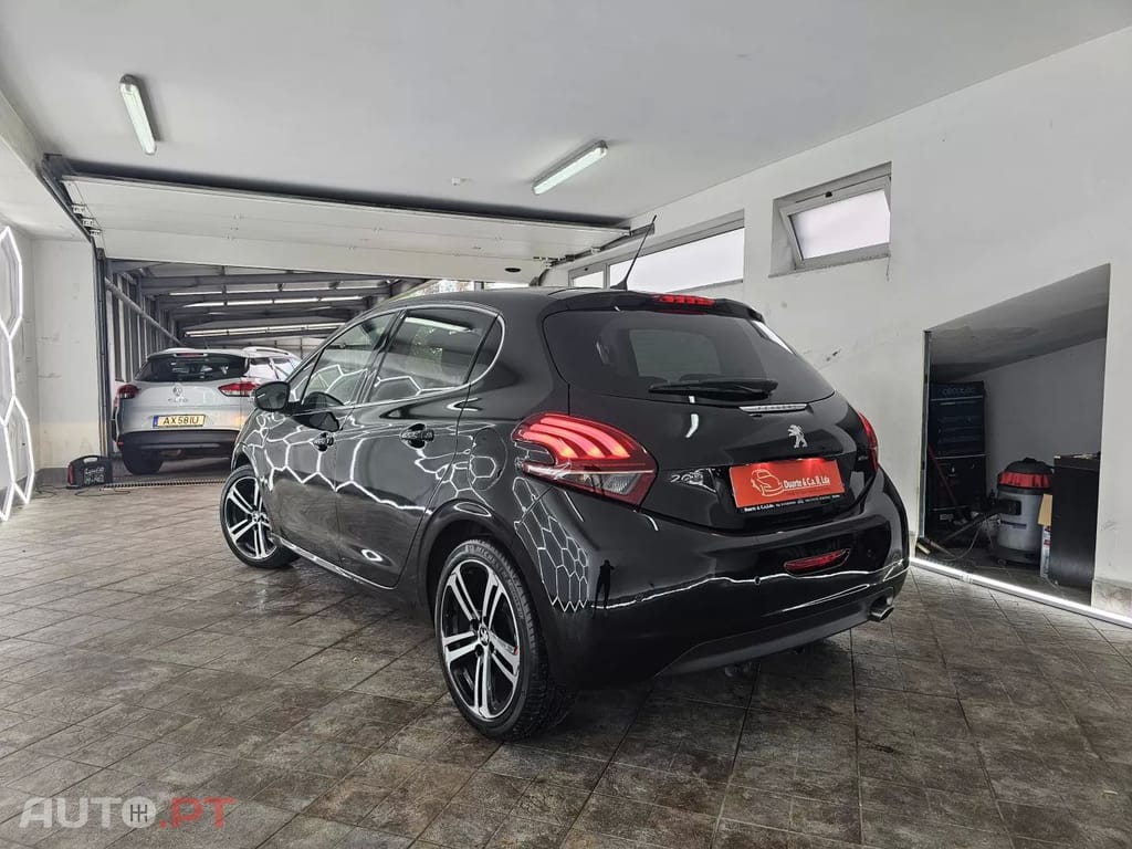 Peugeot 208 1.2 PureTech GT Line EAT6