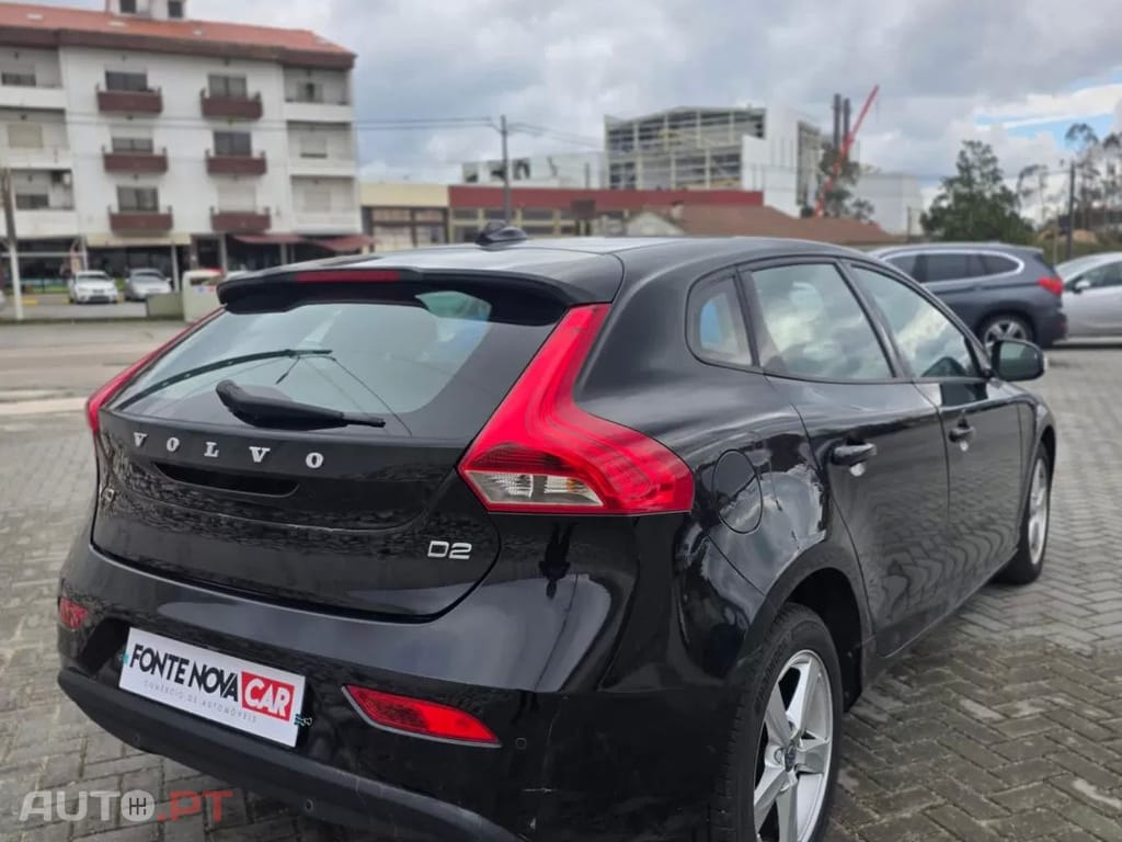 Volvo V40 2.0 D2 Kinetic Eco — fotografia 9