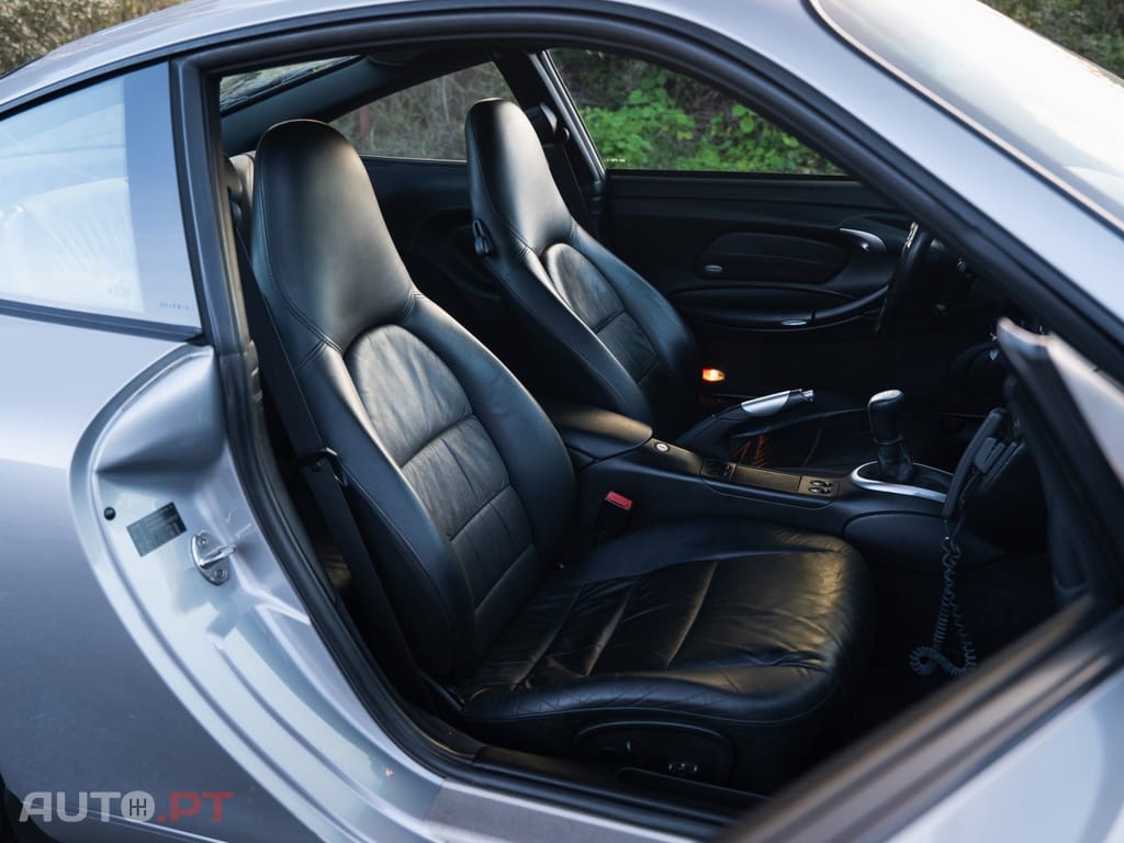 Porsche 996 Carrera 4 Coupé