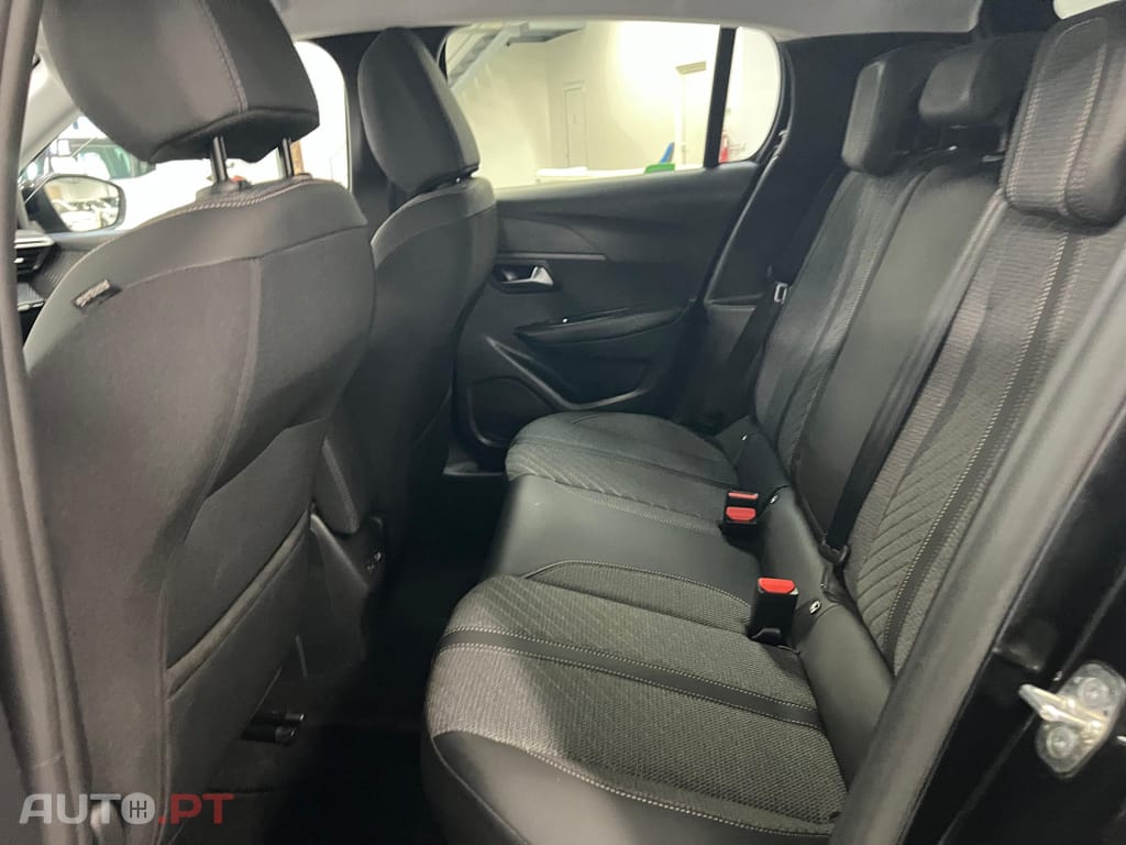 Peugeot 208 1.2 Hybrid Allure e-DCS6