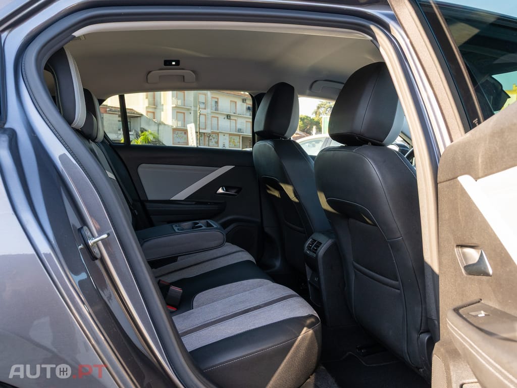 Opel Astra 1.5 D Elegance