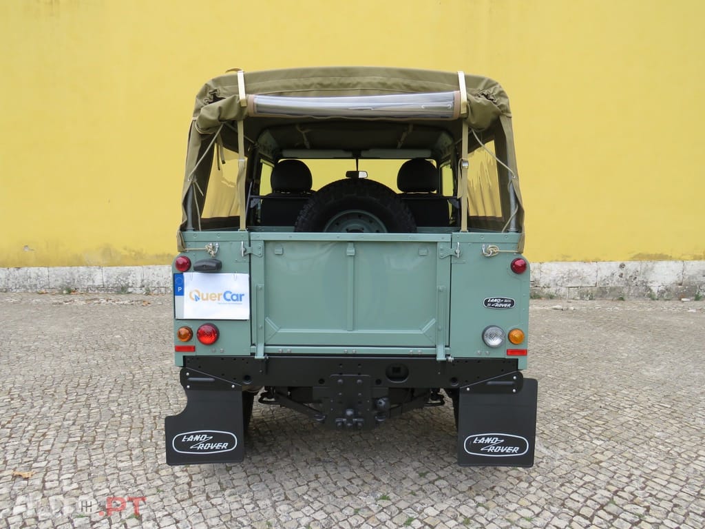 Land Rover Defender TD4 PUMA HERITAGE