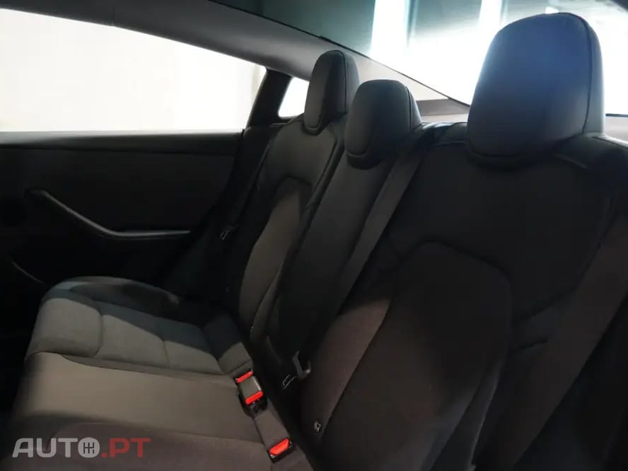 Tesla Model 3 Tração Traseira