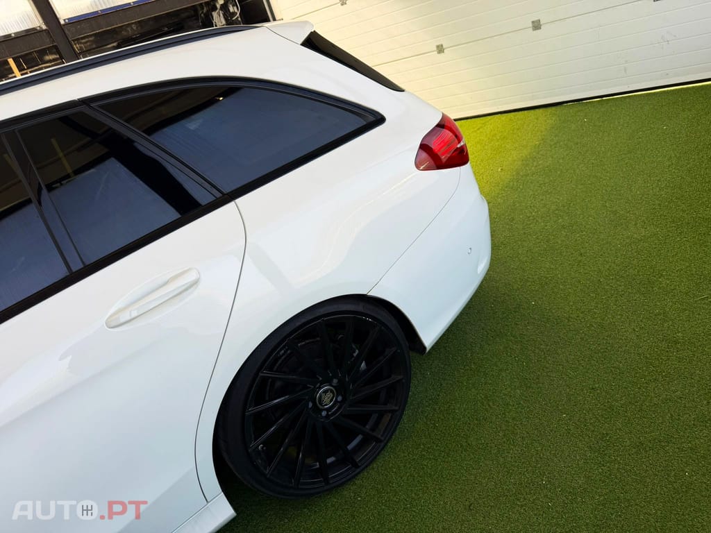 Mercedes-Benz C 220 AMG