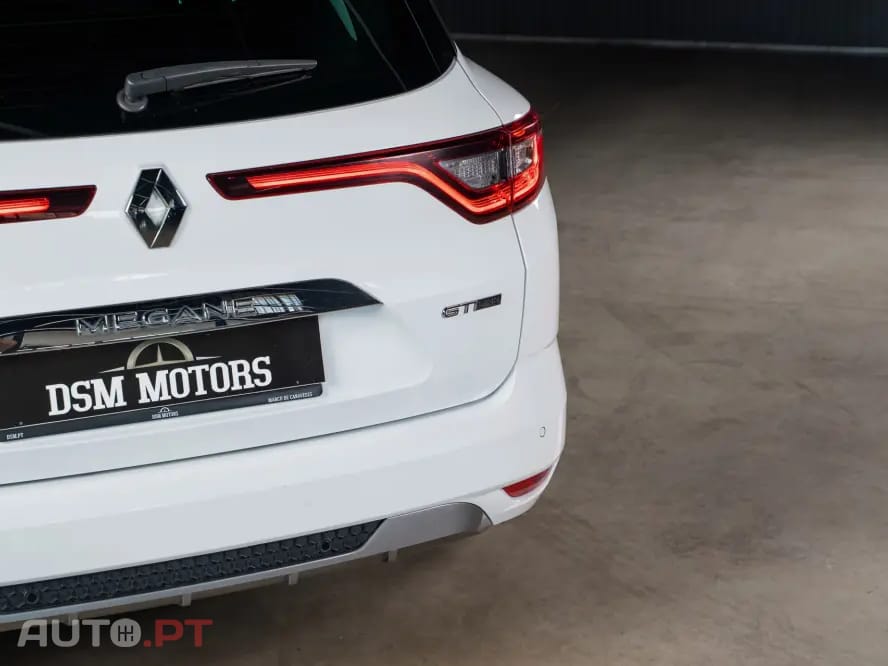 Renault Mégane Sport Tourer 1.5 Blue dCi GT Line — fotografia 8