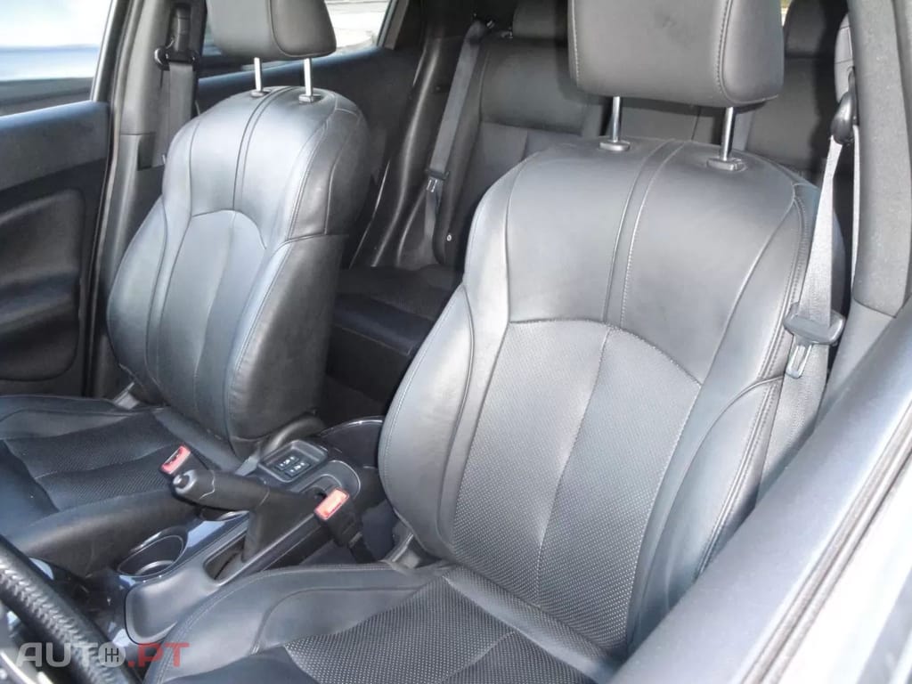 Nissan Juke 1.5 dCi Tekna Premium — fotografia 7