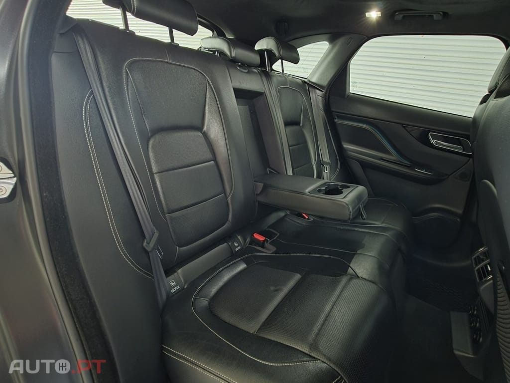 Jaguar F-Pace 2.0 i4D R-Sport Aut.