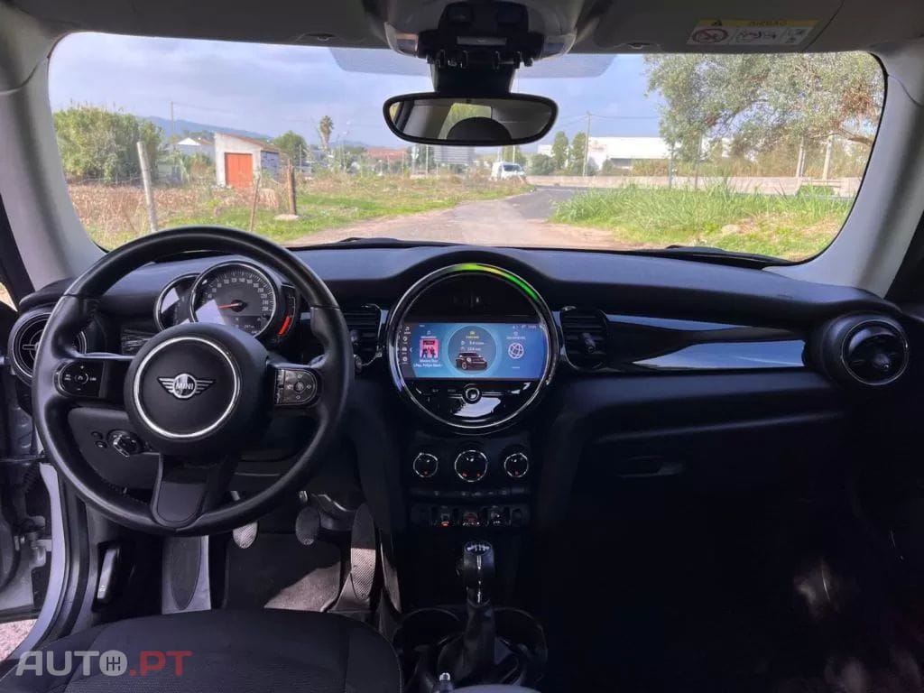 MINI Cooper Premium First Essential