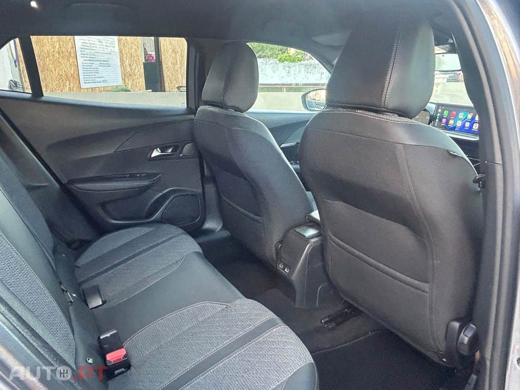 Peugeot 2008 1.2 Pure Tech Allure- Gasolina