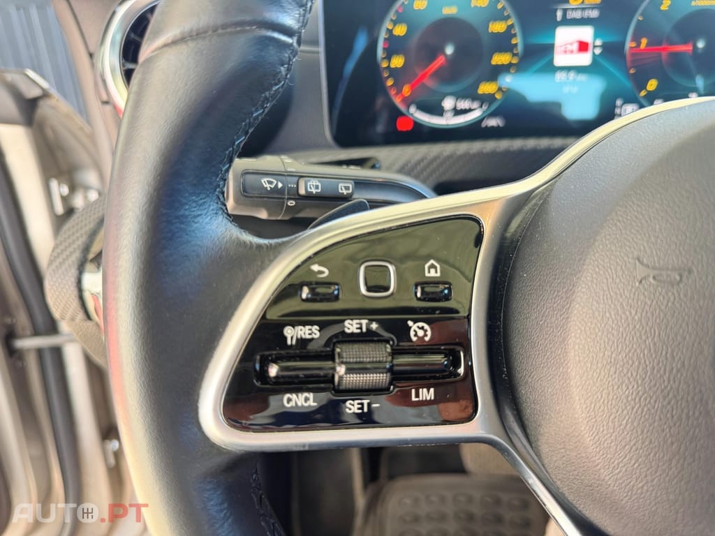 Mercedes-Benz CLA 180 d Shooting Brake 7G-DCT