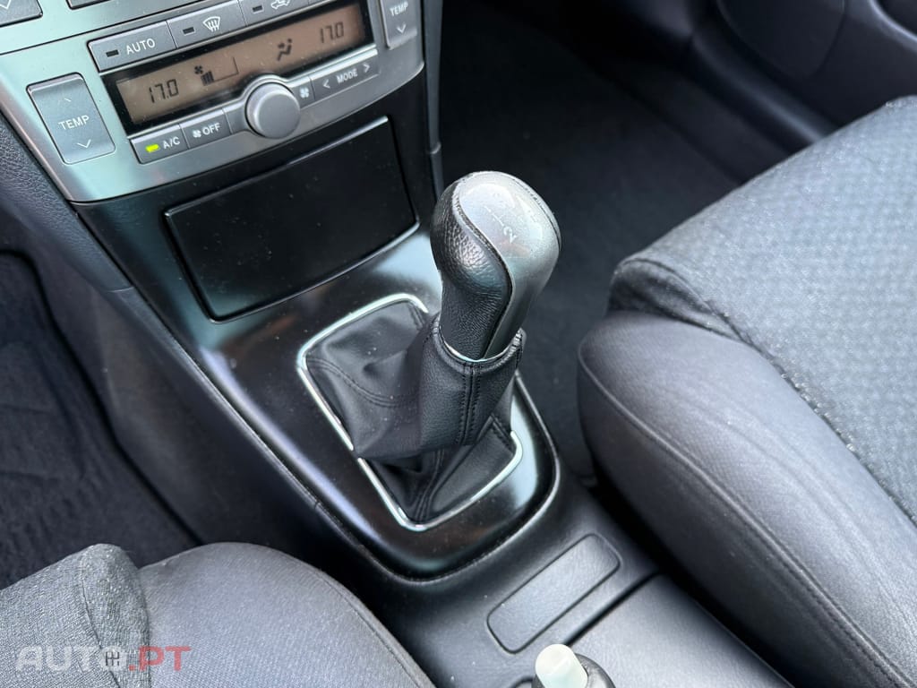 Toyota Avensis 2.0 D4D Sol