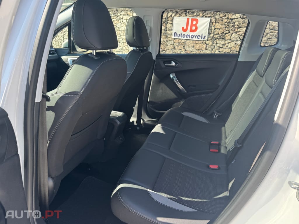 Peugeot 2008 1.2 PureTech Allure EAT6
