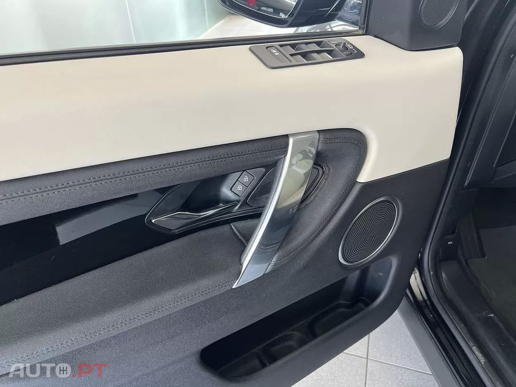 Land Rover Discovery Sport 1.5 I3 P300e AWD Dynamic SE