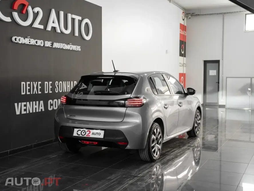 Peugeot E-208 50 kWh Active