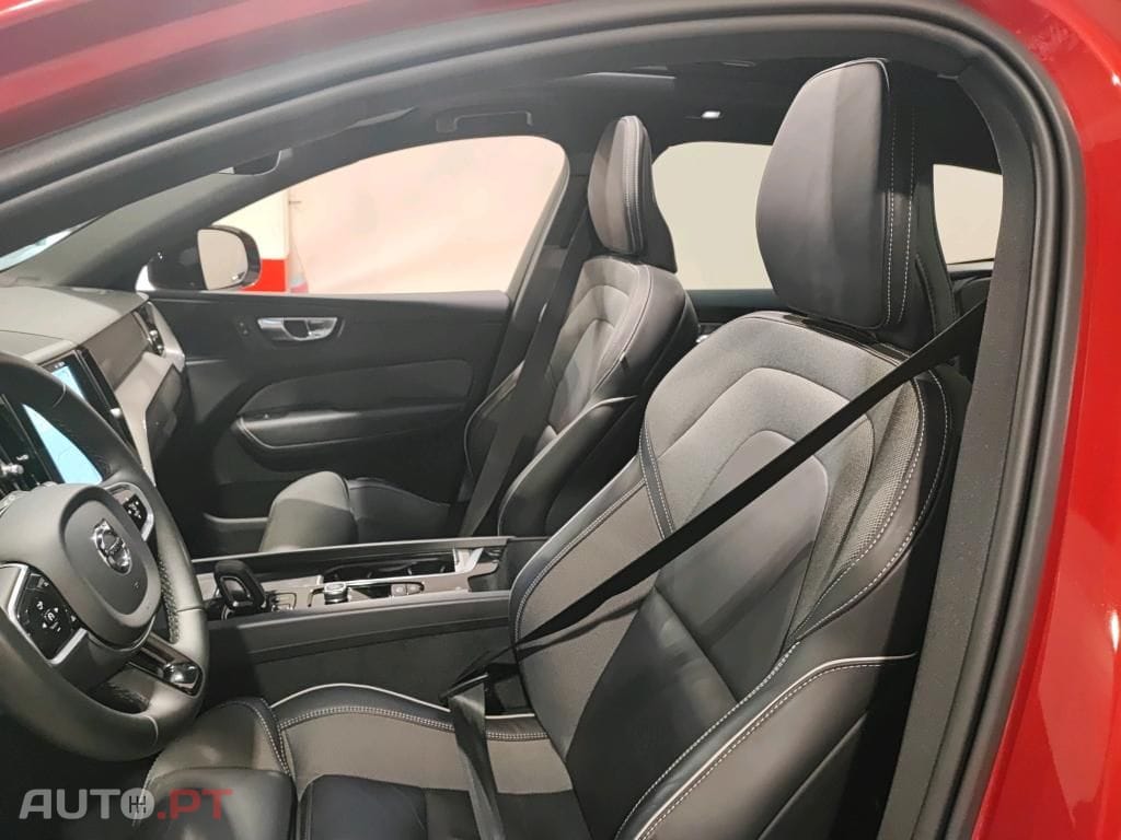 Volvo XC60 2.0 T6 PHEV R-Design AWD