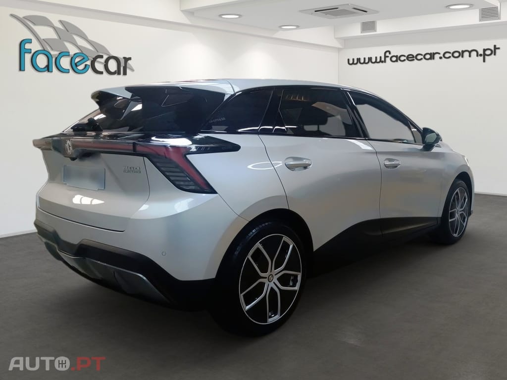 MG MG4 64 kWh Luxury