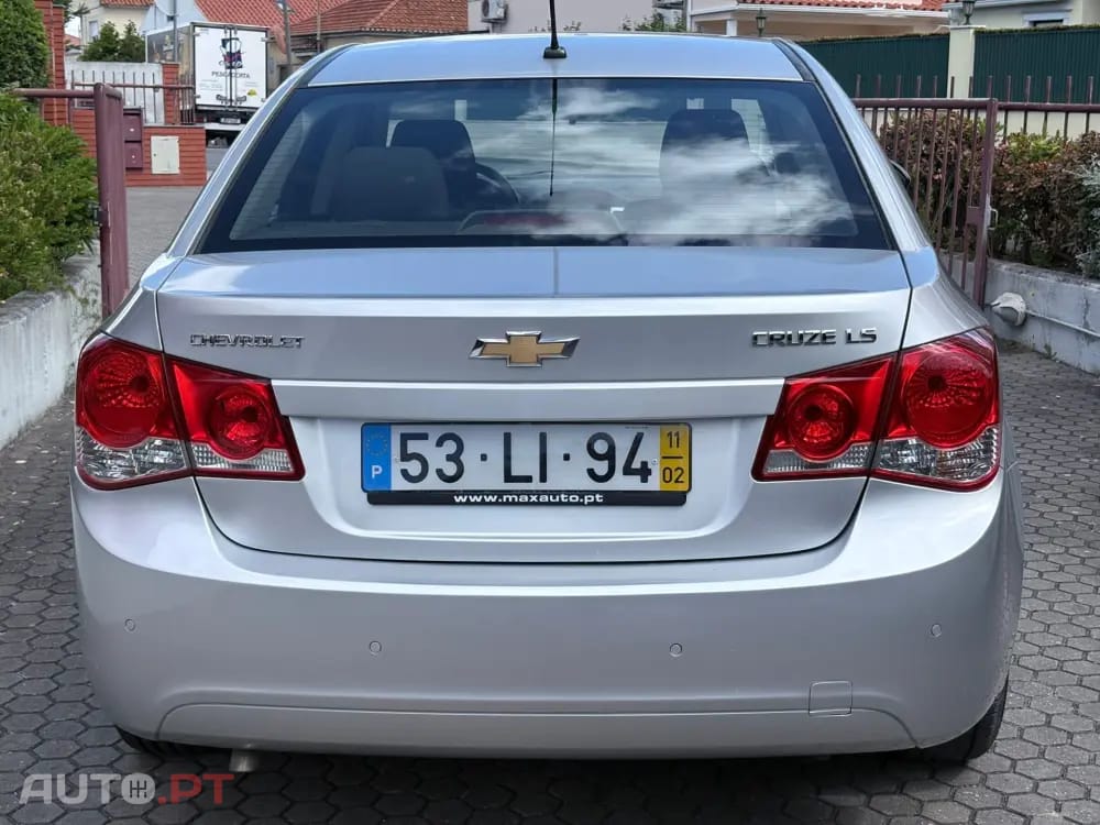 Chevrolet Cruze 1.6 LS