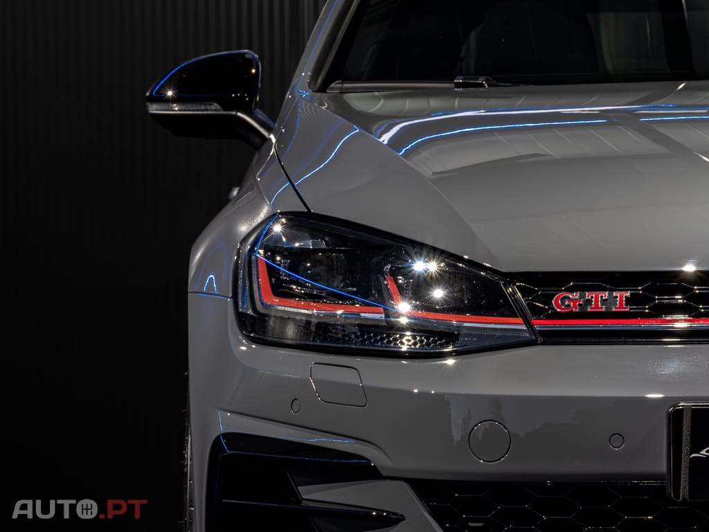 Volkswagen Golf 2.0 TSI TCR DSG