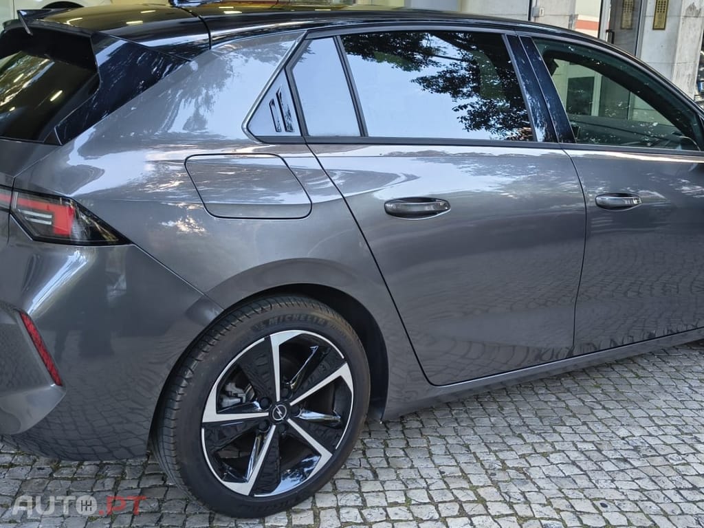 Opel Astra 1.2 T GS Aut.
