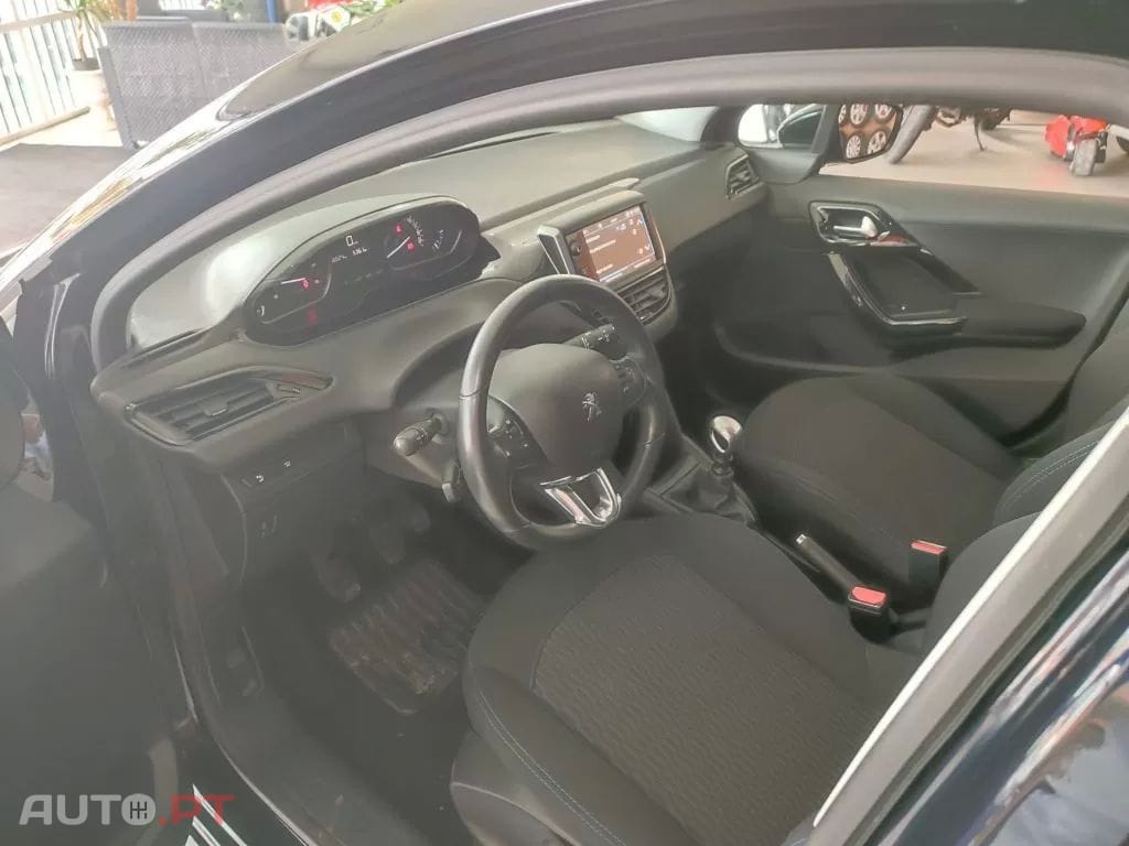 Peugeot 208 1.5 BlueHDi Signature
