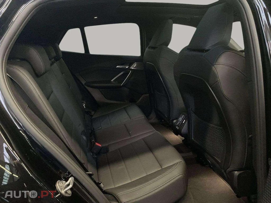 BMW iX2 xDrive30 M Sport