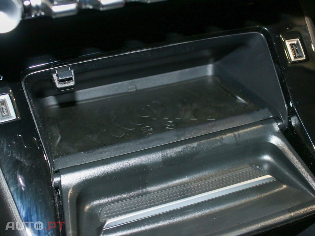Peugeot 2008 1.2 PureTech Allure EAT8