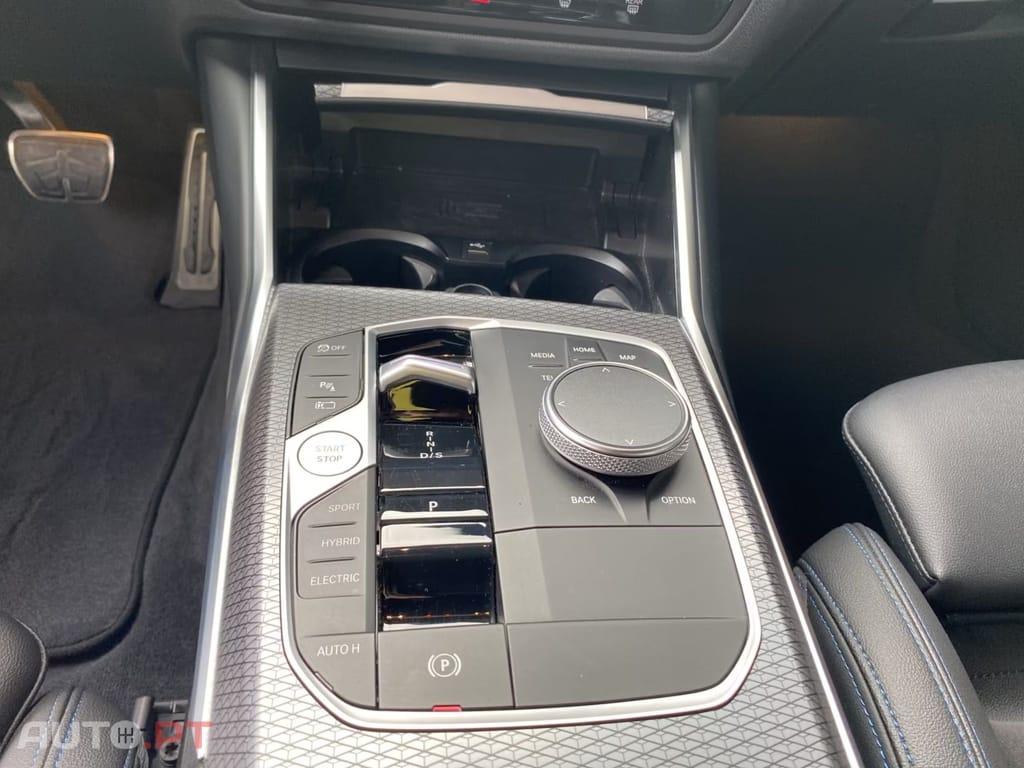 BMW 330 xDrive Touring M Sport I.V.A DEDUTIVEL