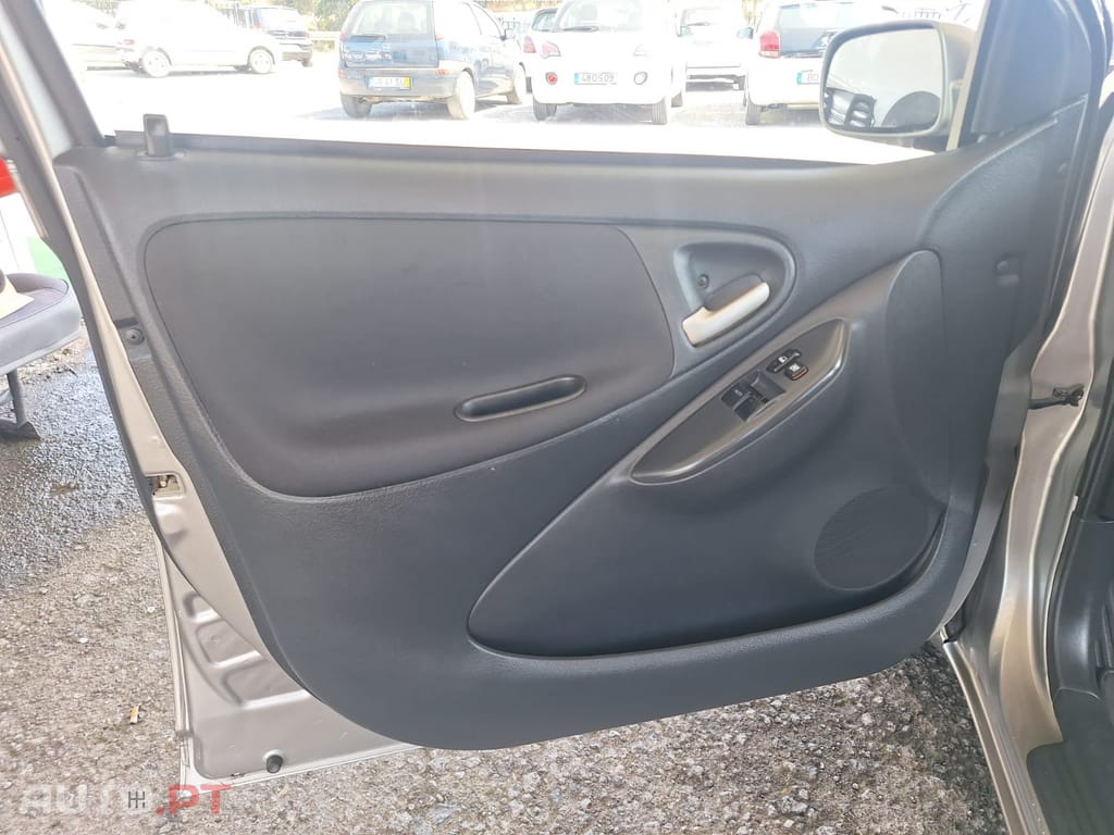 Toyota Yaris 1.0 Sol