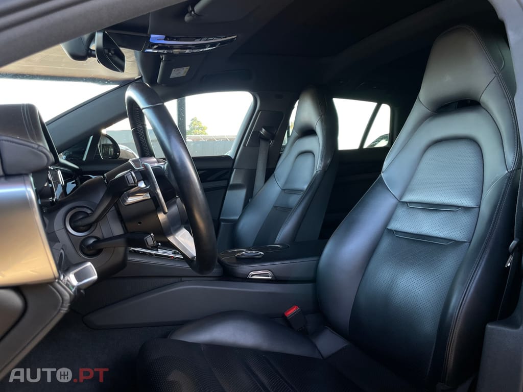 Porsche Panamera 4 E-Hybrid