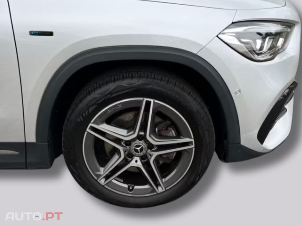 Mercedes-Benz GLA 250 I.V.A DEDUTIVEL e AMG
