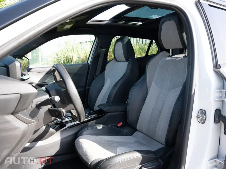 Peugeot E-2008 50 kWh GT
