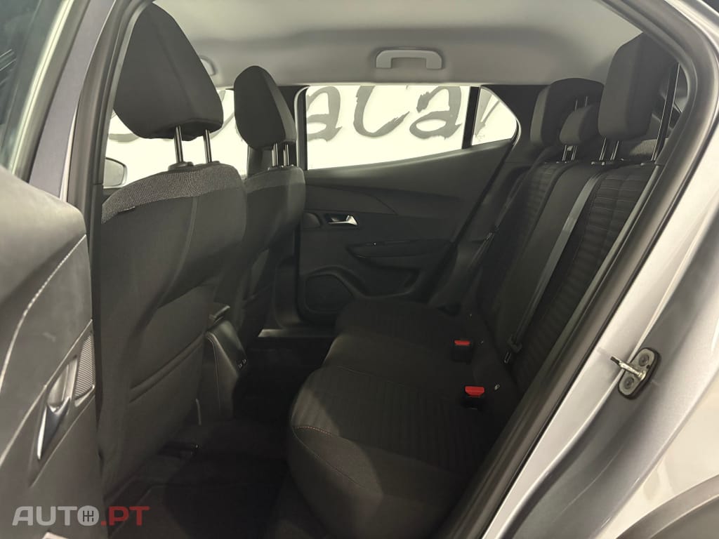Peugeot 2008 1.2 PureTech Active Pack EAT8
