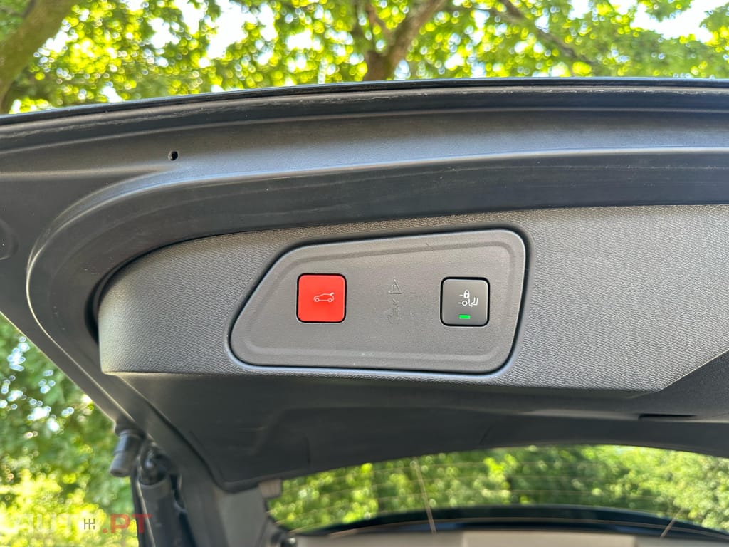 Peugeot 3008 1.6 Hybrid GT Pack e-EAT8