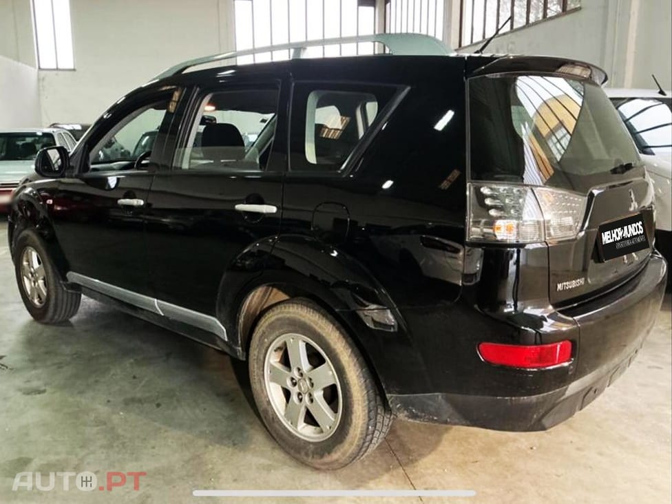 Mitsubishi Outlander 2.0 DI-D Inform 4WD