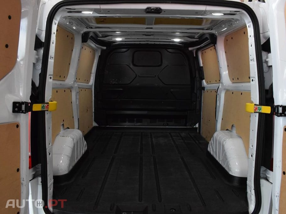 Ford Transit Custom Outro