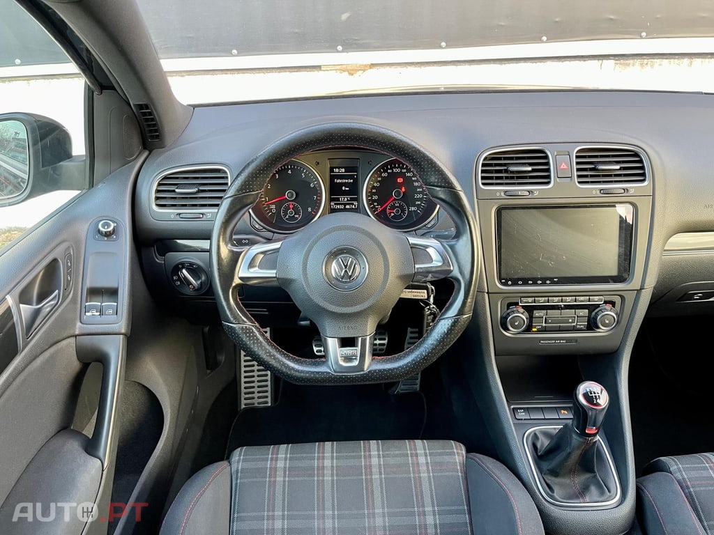 Volkswagen Golf VI 2.0 TSI GTi