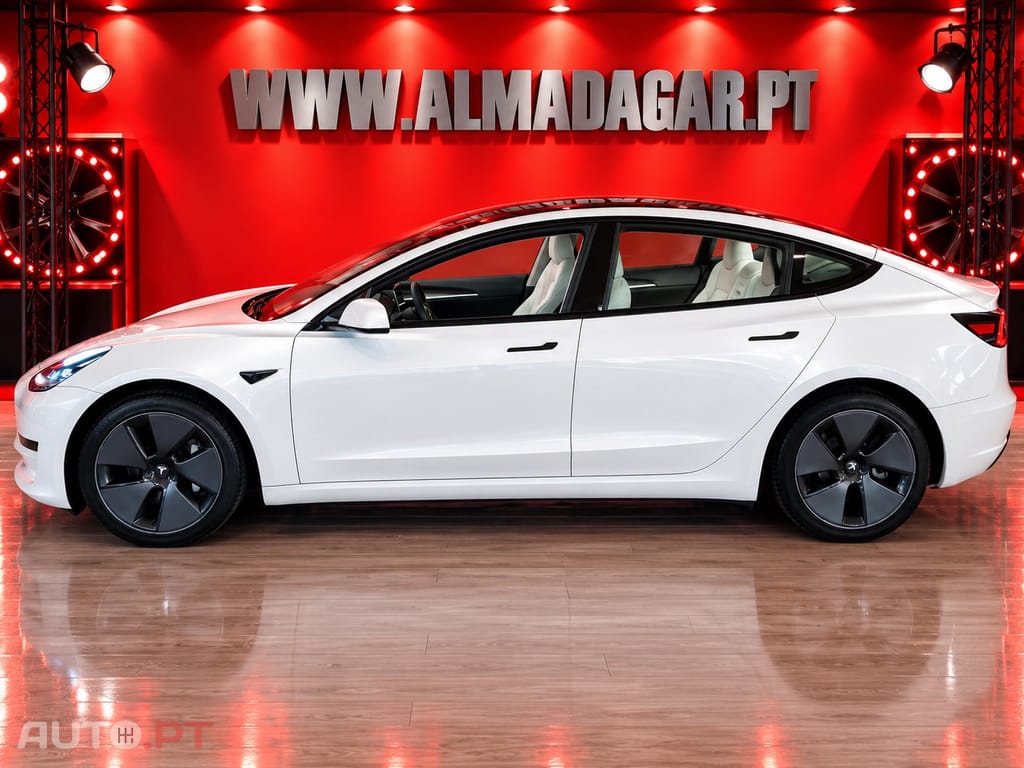 Tesla Model 3 Standard Range Plus RWD